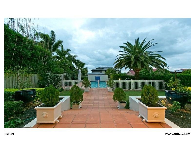 6 Bribie Close, Redland Bay QLD 4165