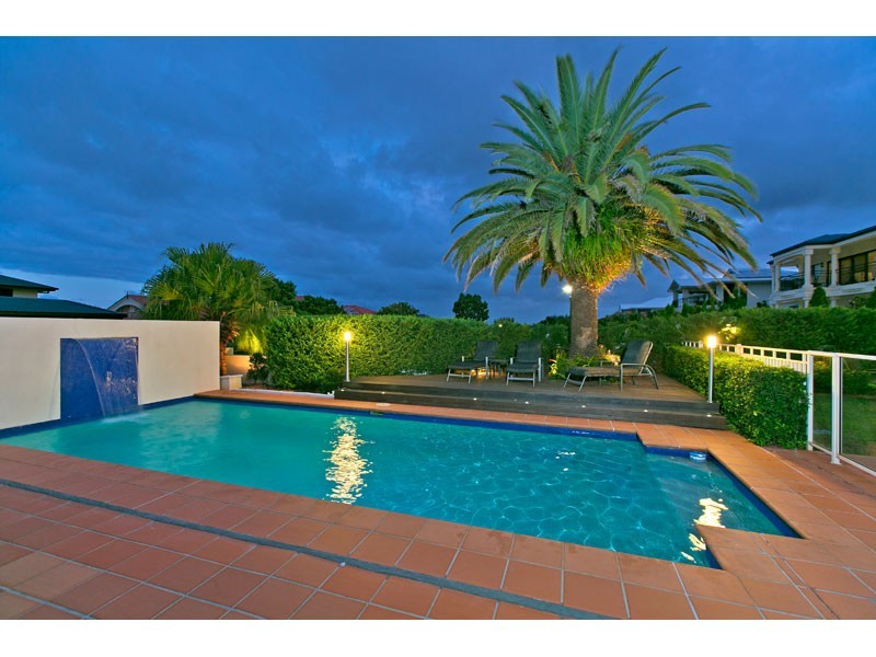 6 Bribie Close, Redland Bay QLD 4165