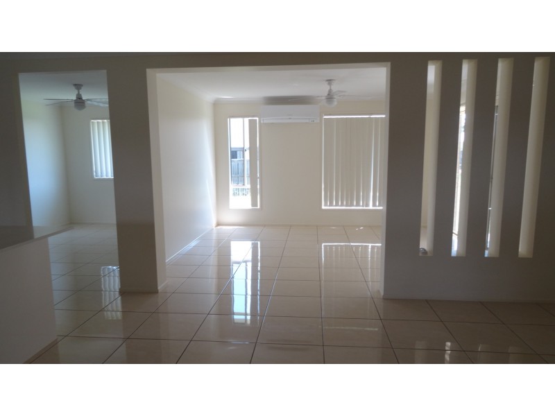 19 Lois Place, Redland Bay QLD 4165
