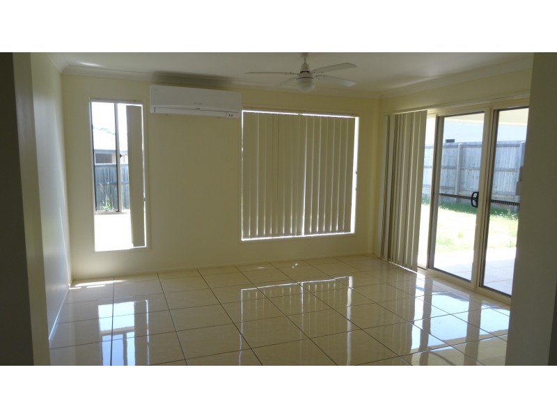 19 Lois Place, Redland Bay QLD 4165