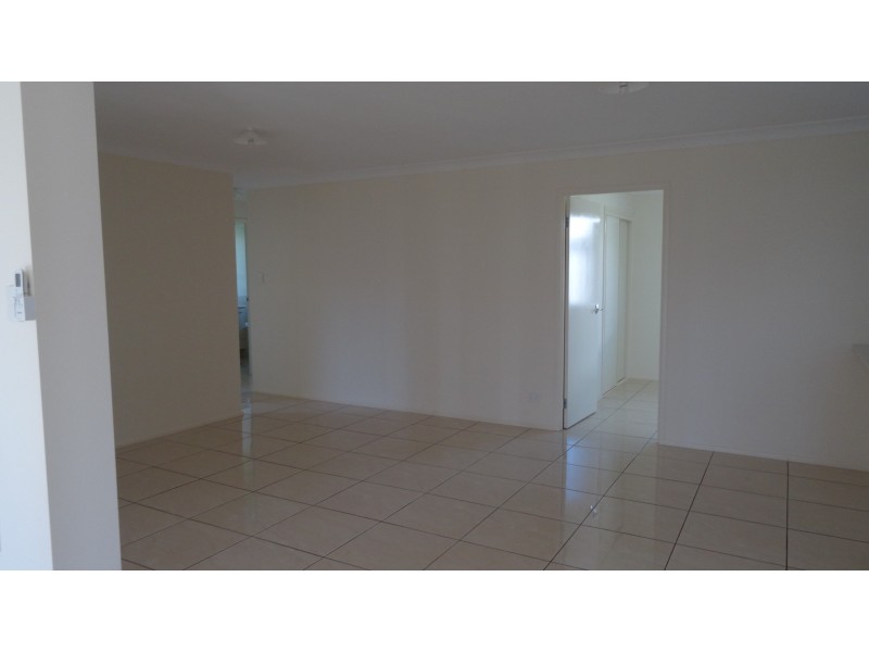 19 Lois Place, Redland Bay QLD 4165