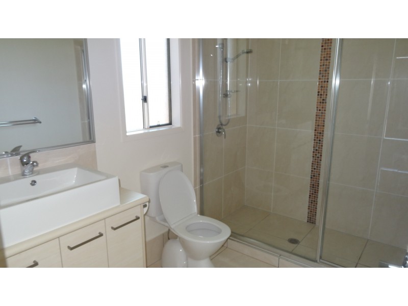 19 Lois Place, Redland Bay QLD 4165