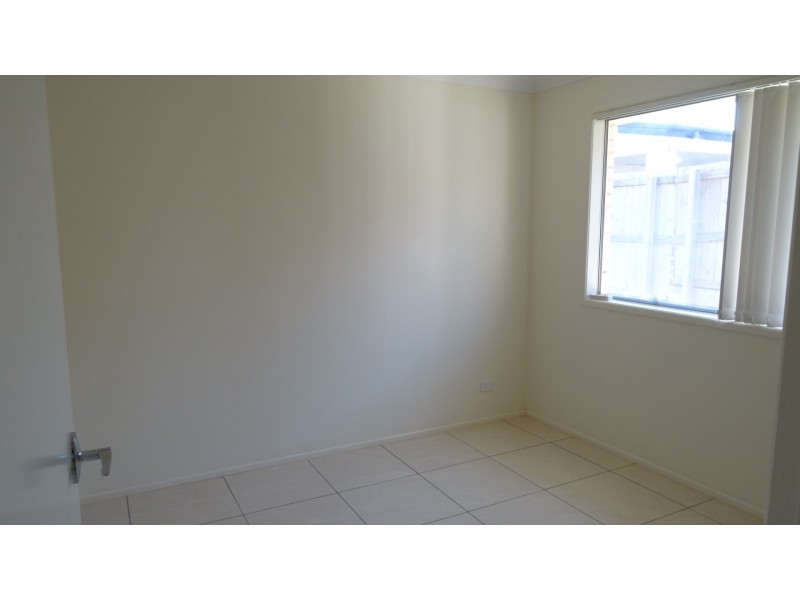 19 Lois Place, Redland Bay QLD 4165