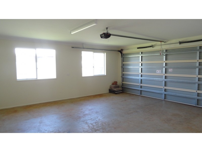 19 Lois Place, Redland Bay QLD 4165