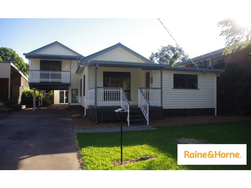 303 Esplanade, Redland Bay QLD 4165