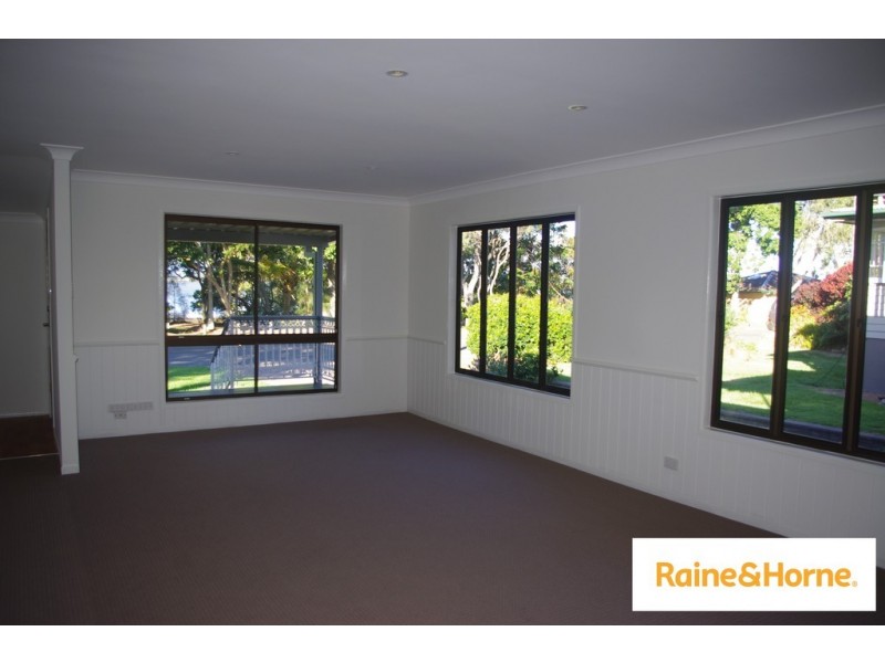 303 Esplanade, Redland Bay QLD 4165