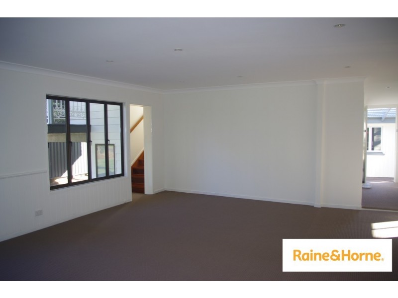 303 Esplanade, Redland Bay QLD 4165