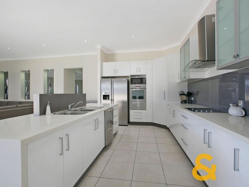 27 Aquila Street, Redland Bay QLD 4165