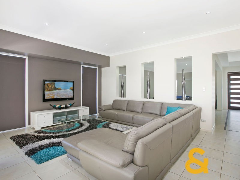 27 Aquila Street, Redland Bay QLD 4165