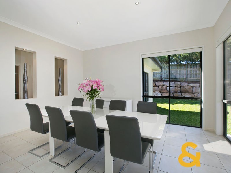 27 Aquila Street, Redland Bay QLD 4165