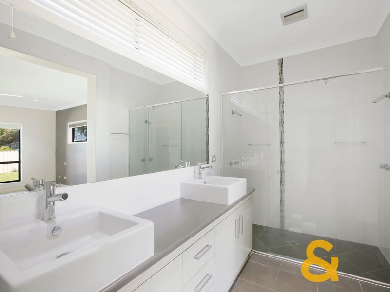 27 Aquila Street, Redland Bay QLD 4165