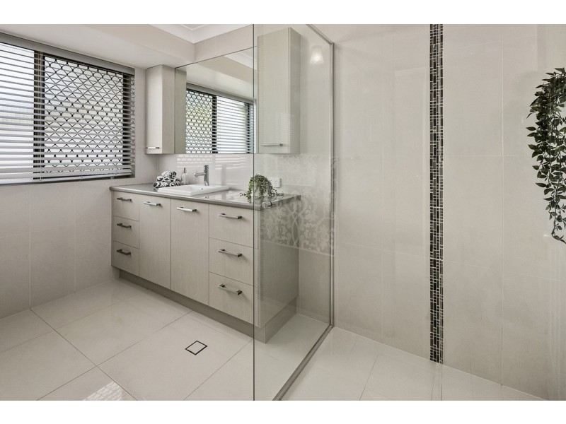 7 John Samuel Place, Ormiston QLD 4160