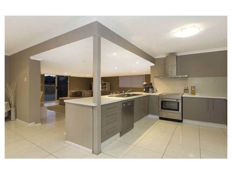 13 Lucy Court, Ormiston QLD 4160