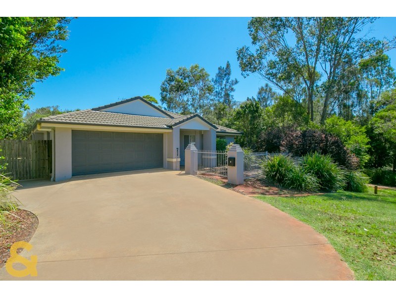 11 Shaw Place, Redland Bay QLD 4165