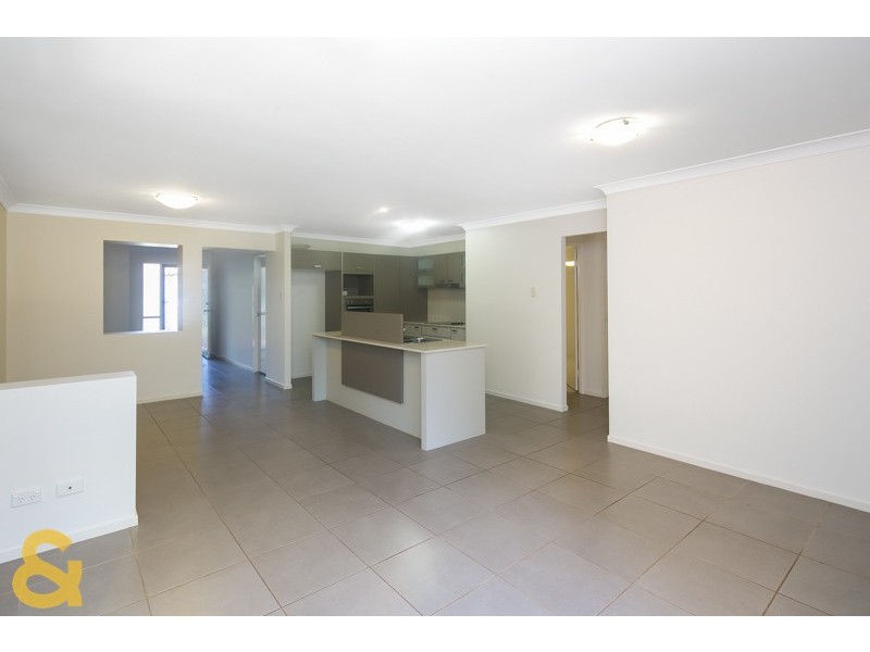 11 Shaw Place, Redland Bay QLD 4165