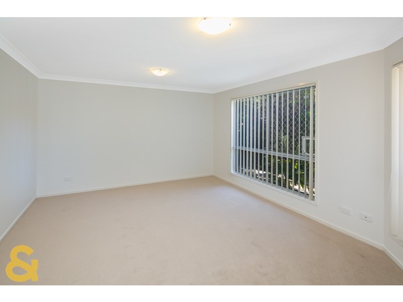 11 Shaw Place, Redland Bay QLD 4165