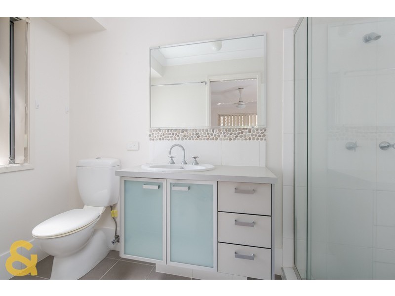 11 Shaw Place, Redland Bay QLD 4165
