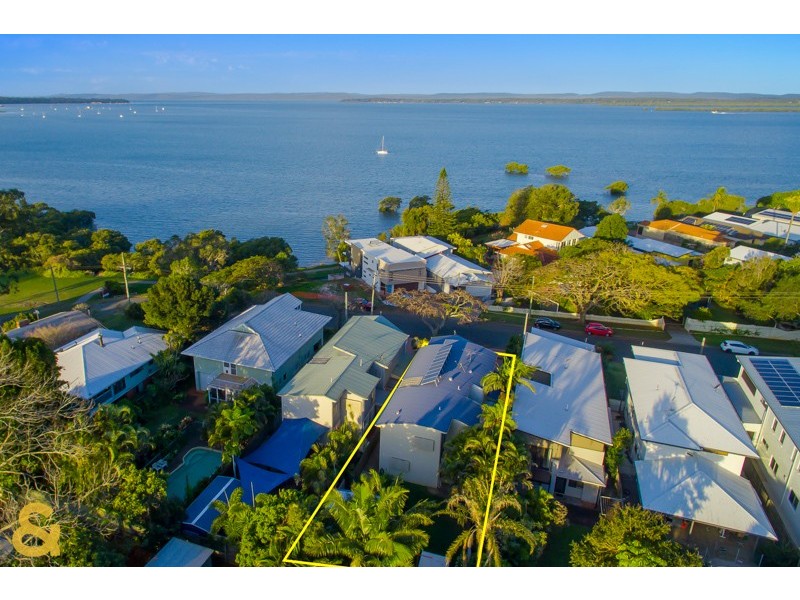11 Broadwater Terrace, Redland Bay QLD 4165