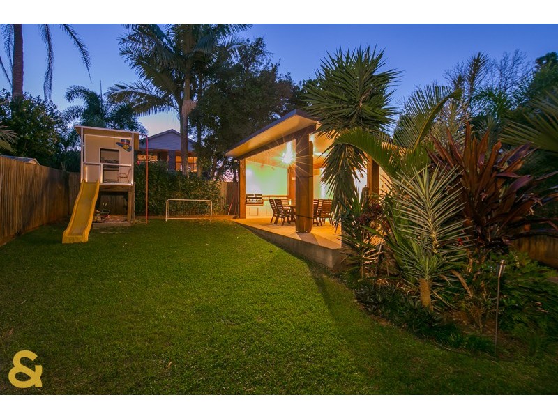 11 Broadwater Terrace, Redland Bay QLD 4165