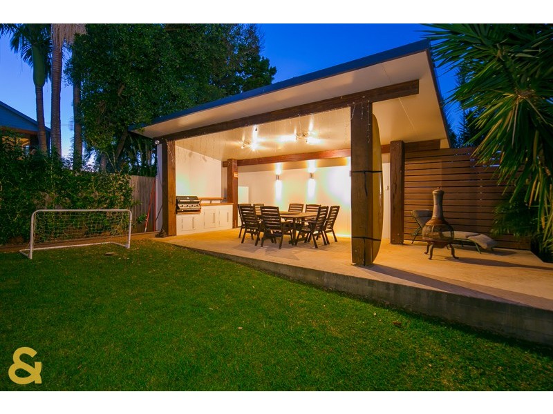 11 Broadwater Terrace, Redland Bay QLD 4165