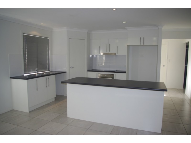 2/42 Riley Peter Place, Cleveland QLD 4163