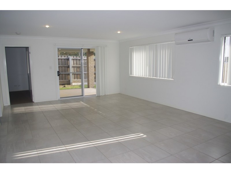 2/42 Riley Peter Place, Cleveland QLD 4163