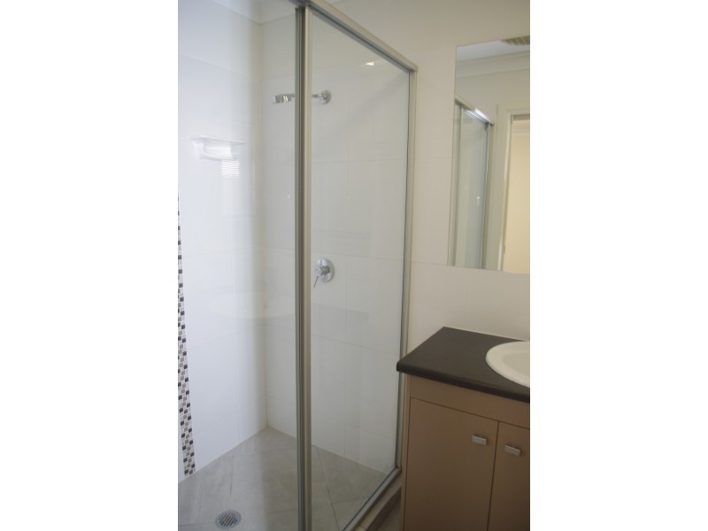 2/42 Riley Peter Place, Cleveland QLD 4163