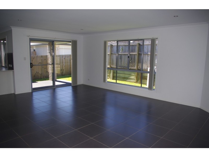 2/31 Riley Peter Place, Cleveland QLD 4163