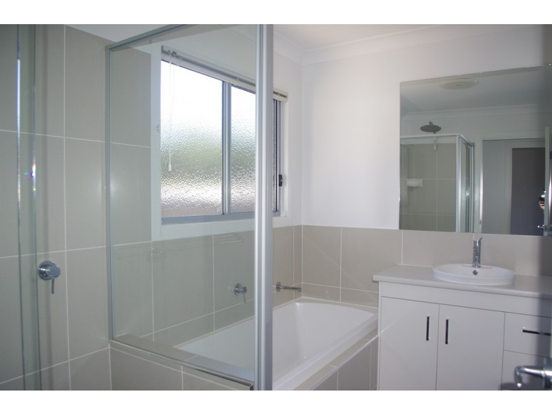 2/31 Riley Peter Place, Cleveland QLD 4163