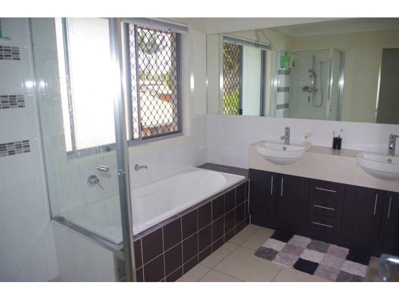 150 Bainbridge Street, Ormiston QLD 4160
