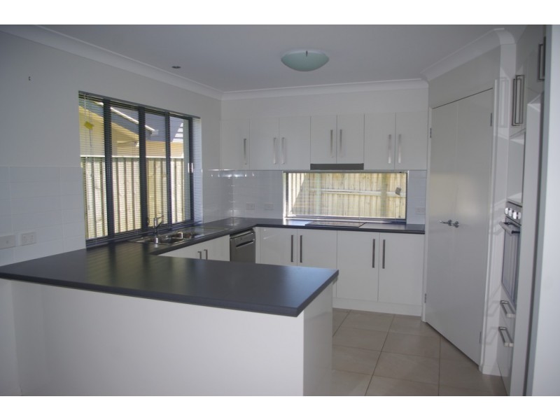 2/6 Sandalwood Street, Thornlands QLD 4164