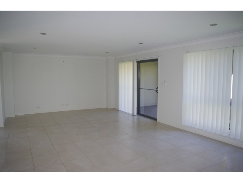 2/6 Sandalwood Street, Thornlands QLD 4164