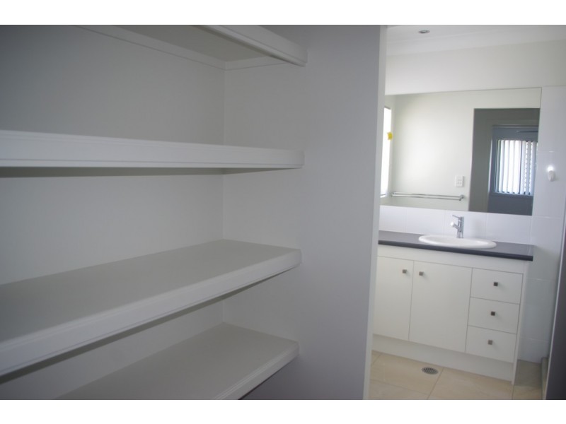 2/6 Sandalwood Street, Thornlands QLD 4164