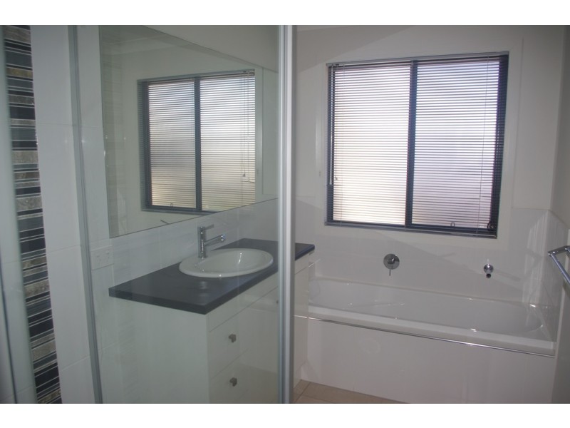 2/6 Sandalwood Street, Thornlands QLD 4164