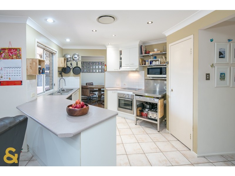 10 Sweetlip Court, Birkdale QLD 4159