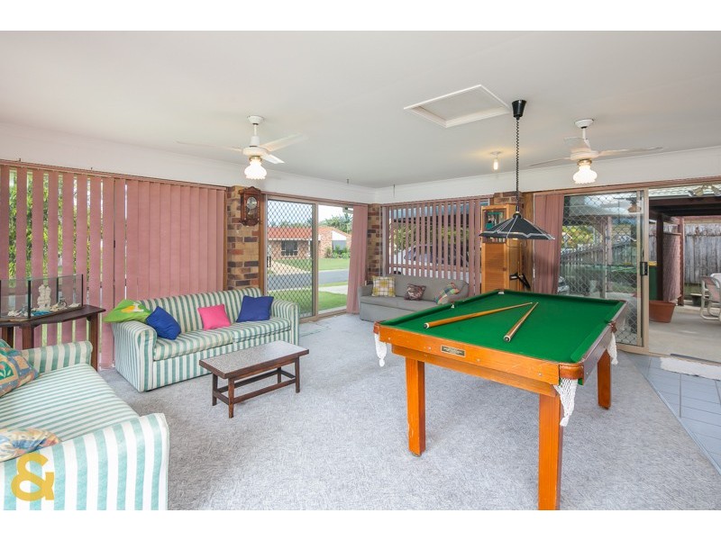 2 Spike Street, Redland Bay QLD 4165