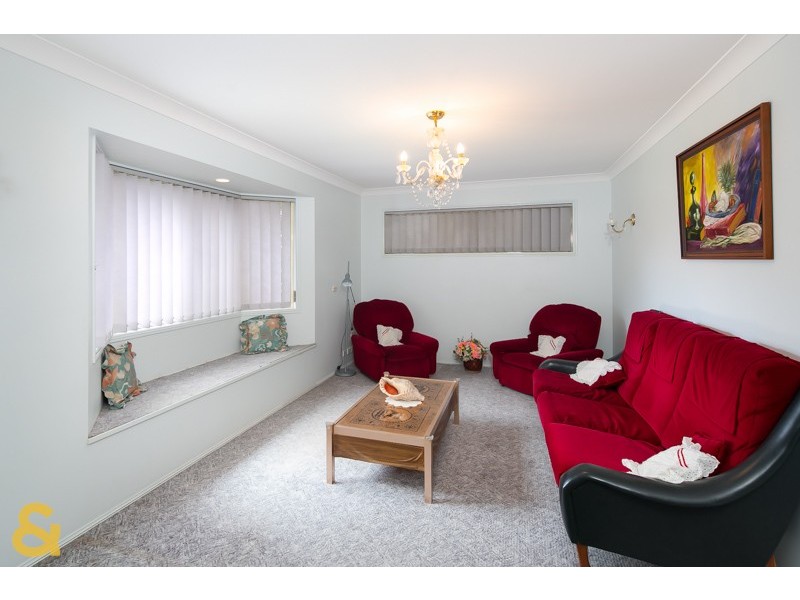 2 Spike Street, Redland Bay QLD 4165