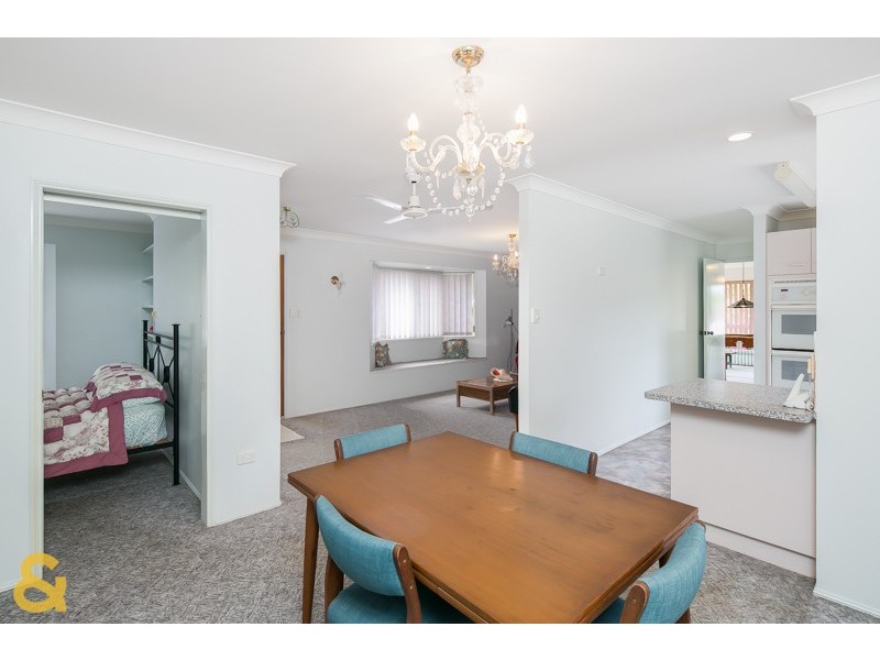 2 Spike Street, Redland Bay QLD 4165