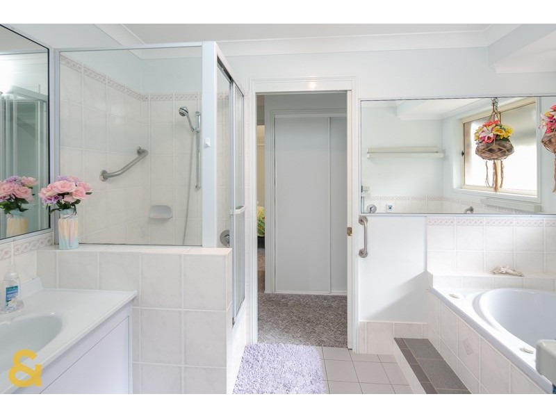 2 Spike Street, Redland Bay QLD 4165