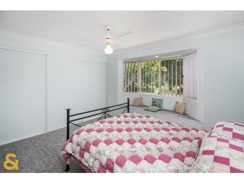 2 Spike Street, Redland Bay QLD 4165