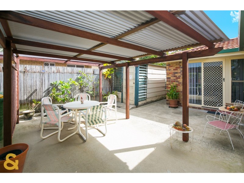 2 Spike Street, Redland Bay QLD 4165