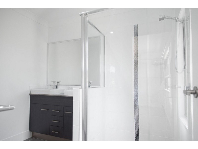 5 Base Street, Victoria Point QLD 4165