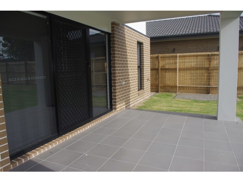 5 Base Street, Victoria Point QLD 4165