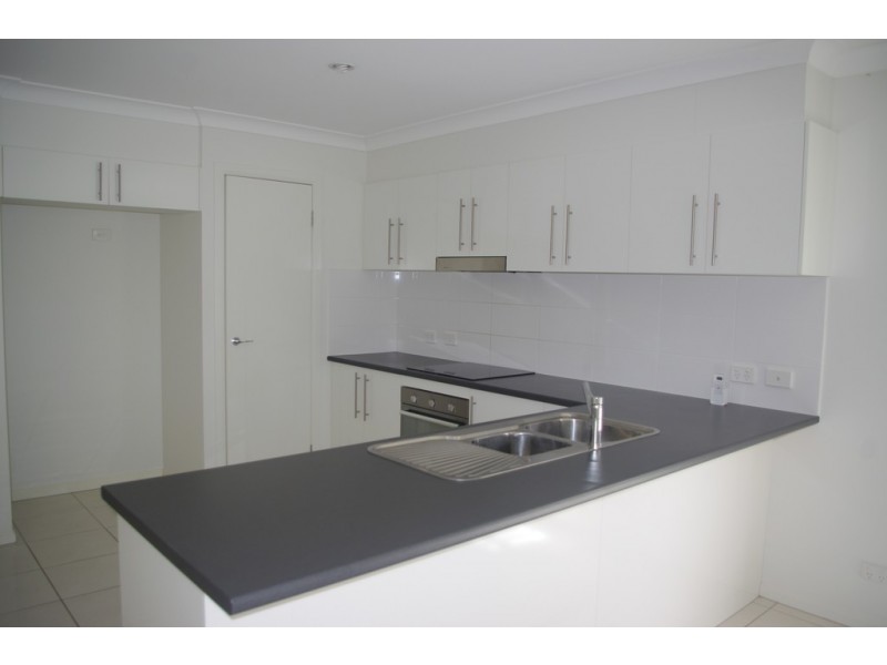 2/38 Riley Peter Place, Cleveland QLD 4163