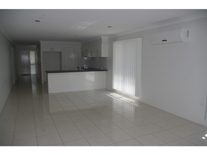 2/38 Riley Peter Place, Cleveland QLD 4163