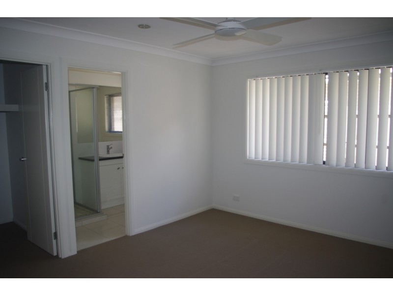 2/38 Riley Peter Place, Cleveland QLD 4163
