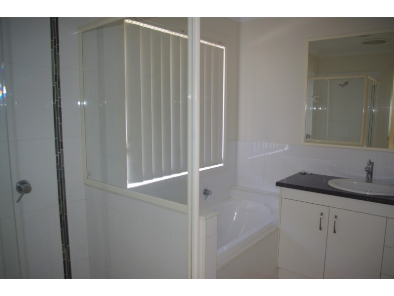 11 Lizard Place, Redland Bay QLD 4165