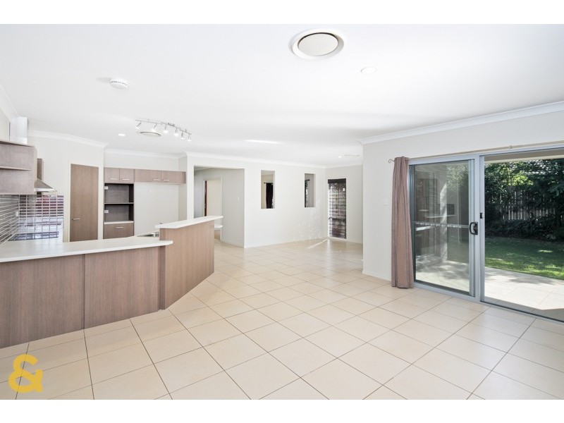 9 Aquila Street, Redland Bay QLD 4165