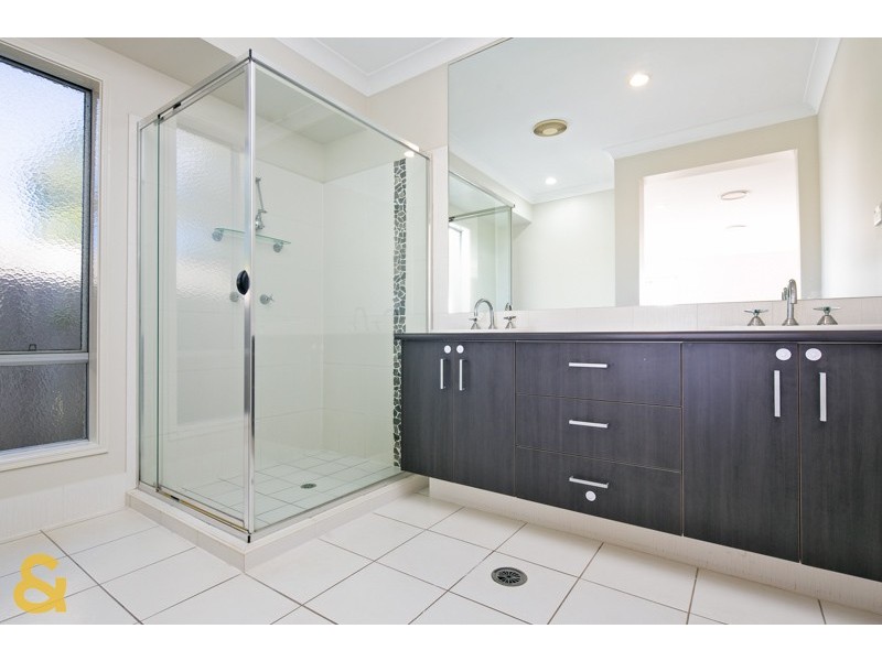 9 Aquila Street, Redland Bay QLD 4165