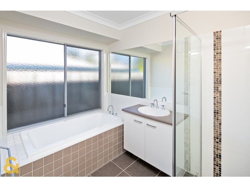 9 Aquila Street, Redland Bay QLD 4165